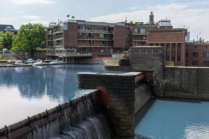 Elektrownia wodna w Wrocławiu: od historii po nowoczesne rozwiązania architektoniczne