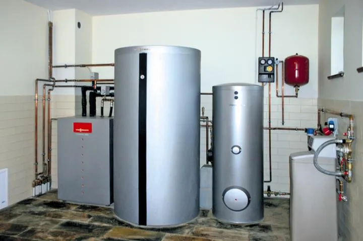 Jak prawidłowo podłączyć bufor do pompy ciepła? Praktyczny schemat instalacji czeka na ciebie!